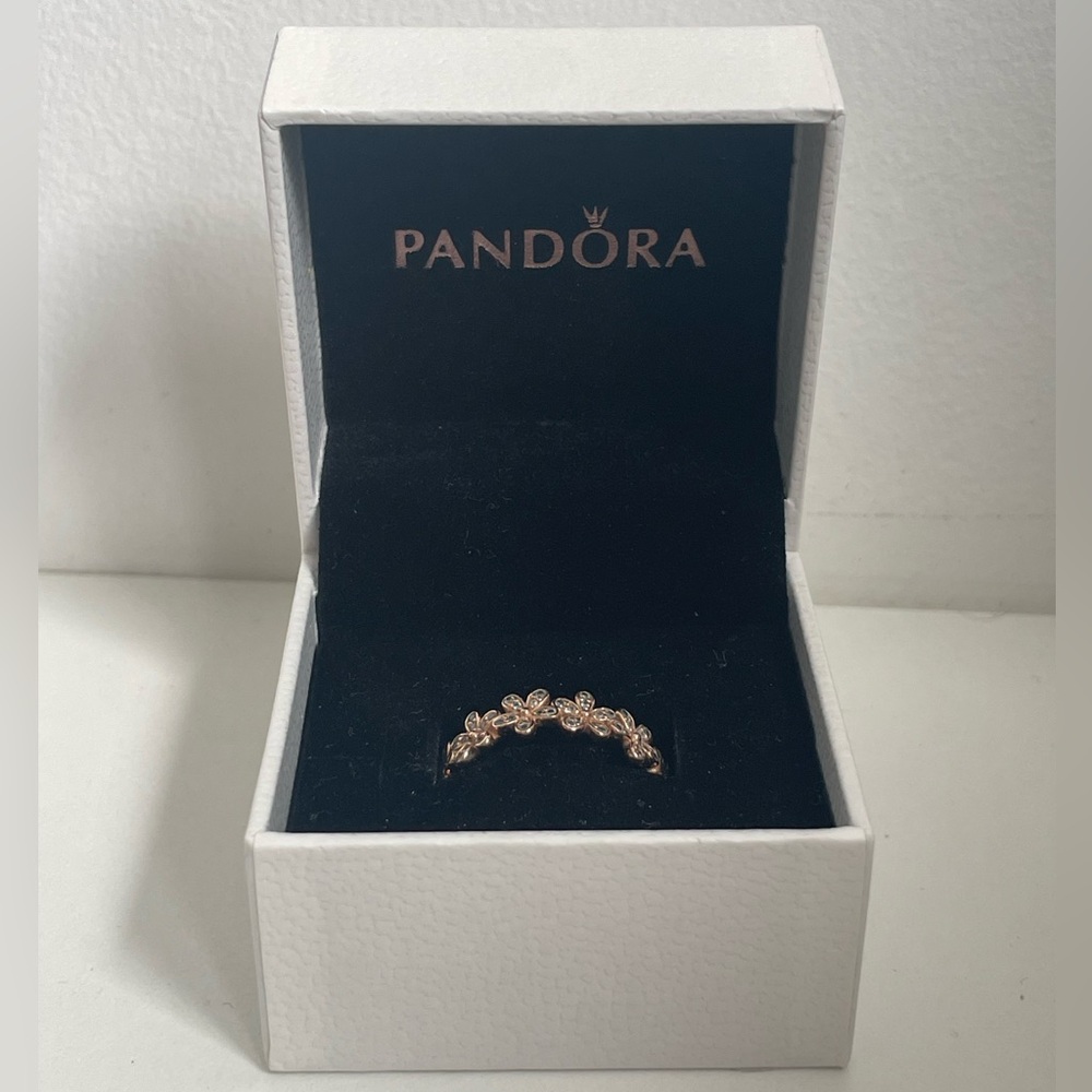 14k Rose gold PANDORA Daisy Flower Ring - Like new
